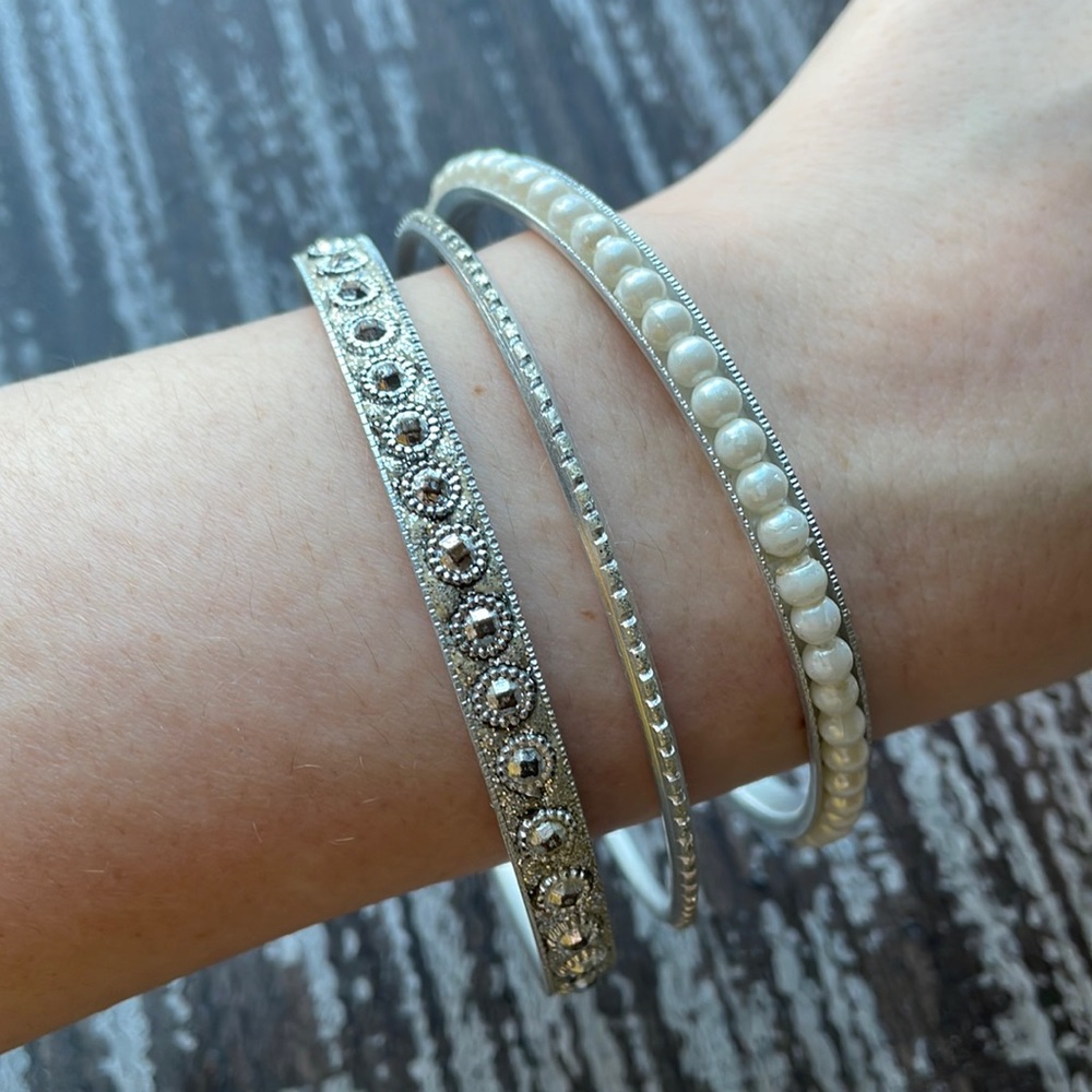 Vintage Thin Silver Metal Glitter Pearl Bangle Set